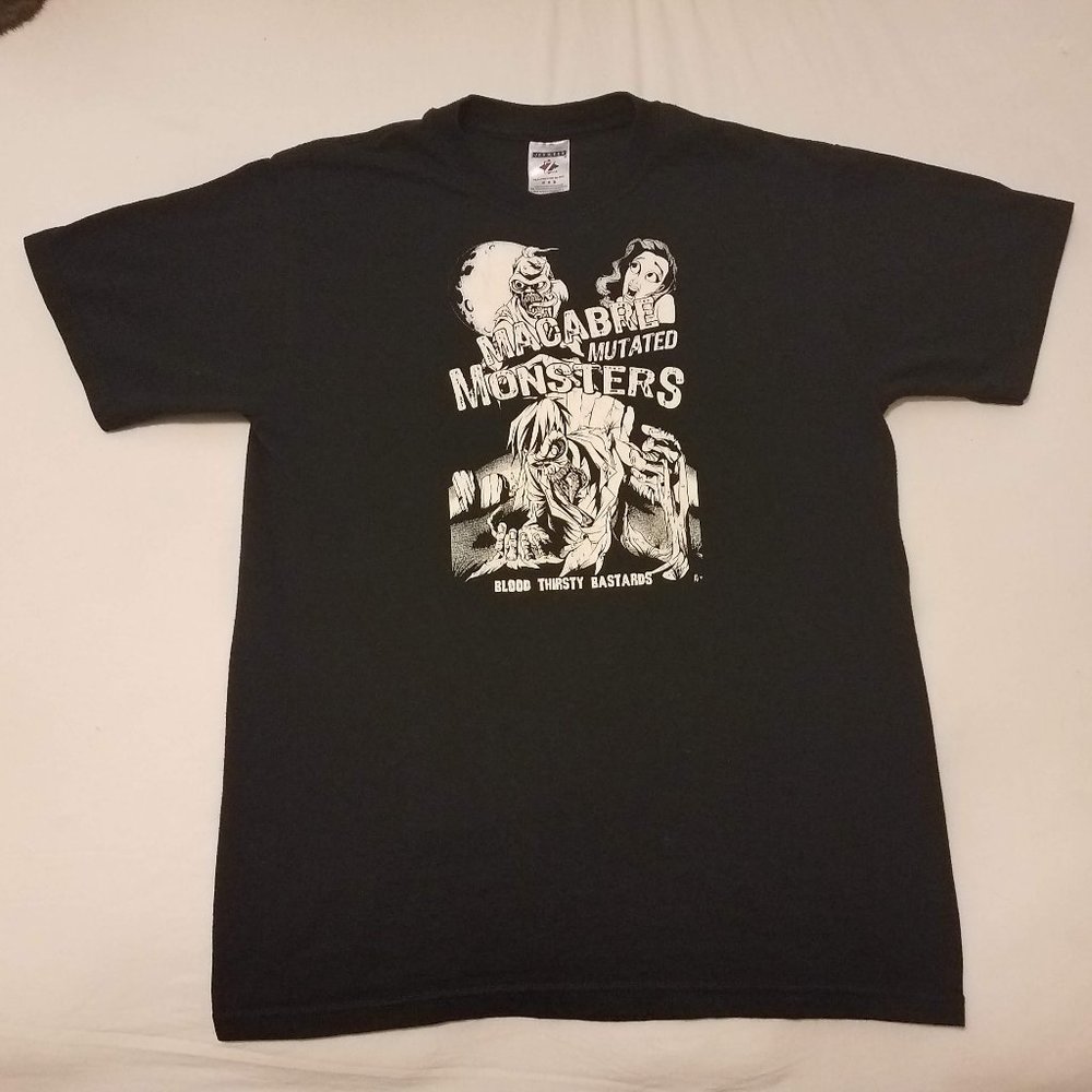 black horror t-shirt size M
